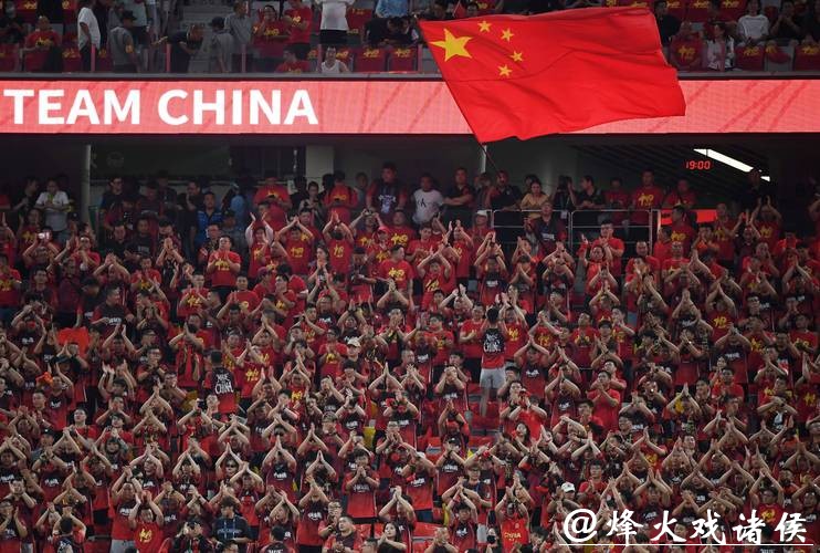 祖国万岁!中国球迷免票入场观看U23国足决赛 中国使领馆协商促成 祖国万岁!中国球迷免票入场观看U23国足决赛 中国使领馆协商促成
