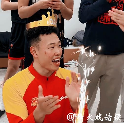 硬刚迪亚洛占上风!贺希宁赛后的霸气发言,更让山西球迷再度破防 硬刚迪亚洛占上风!贺希宁赛后的霸气发言,更让山西球迷再度破防